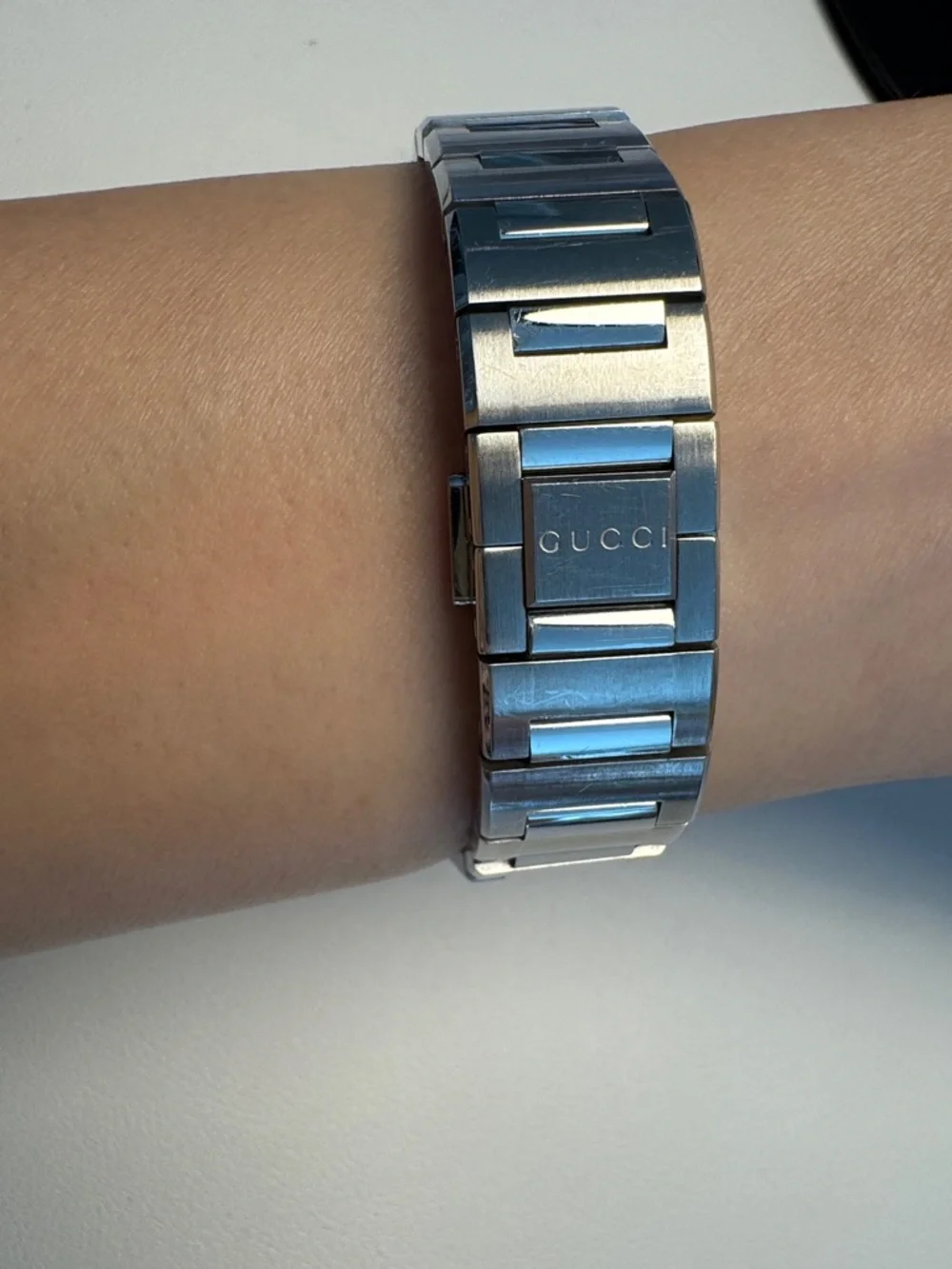 Gucci Pantheon Silver Watch with White Dial and Diamond Bezel
